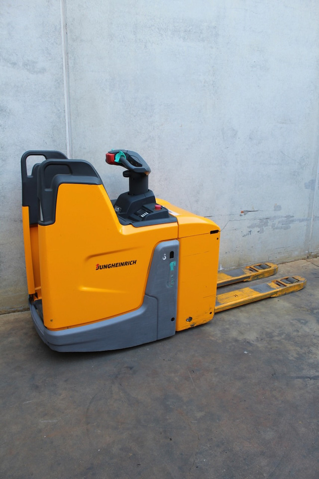 Jungheinrich ERE 225 LI-ION - Візок: фото 3 Jungheinrich ERE 225 LI-ION - Візок: фото 3