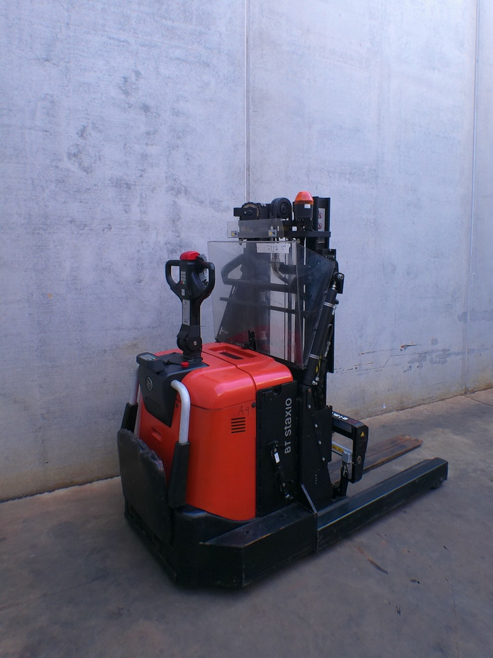 Toyota SPE 120 XR - Штабелер: фото 3 Toyota SPE 120 XR - Штабелер: фото 3