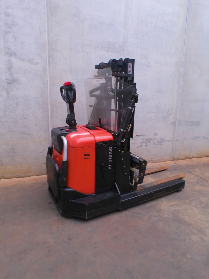 Toyota SPE 120 XR - Штабелер: фото 3 Toyota SPE 120 XR - Штабелер: фото 3