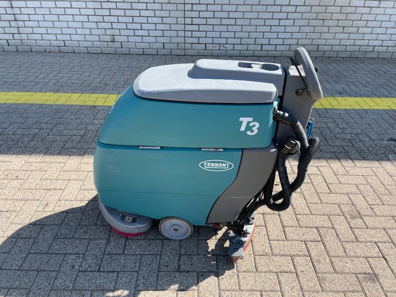 TENNANT T 3 - Підмітально-прибиральна машина: фото 1 TENNANT T 3 - Підмітально-прибиральна машина: фото 1
