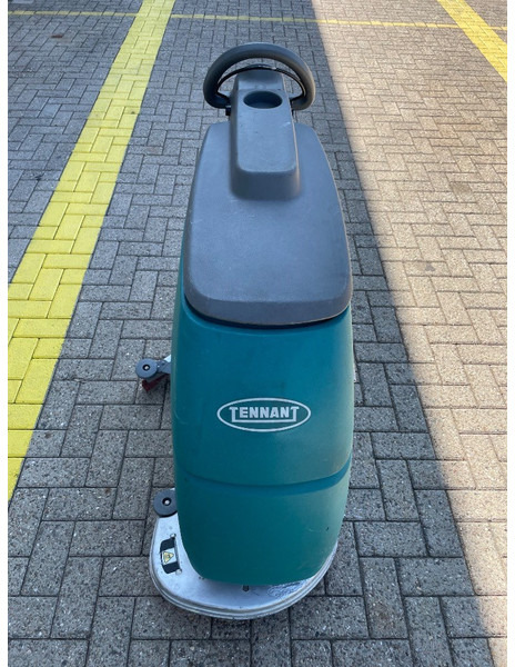 TENNANT T 3 - Підмітально-прибиральна машина: фото 5 TENNANT T 3 - Підмітально-прибиральна машина: фото 5