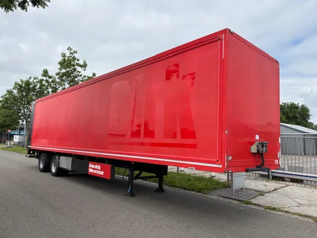 Vogelzang Closed box steering axle 2.5 ton taillift set batteries - Закритий кузов напівпричіп: фото 3 Vogelzang Closed box steering axle 2.5 ton taillift set batteries - Закритий кузов напівпричіп: фото 3