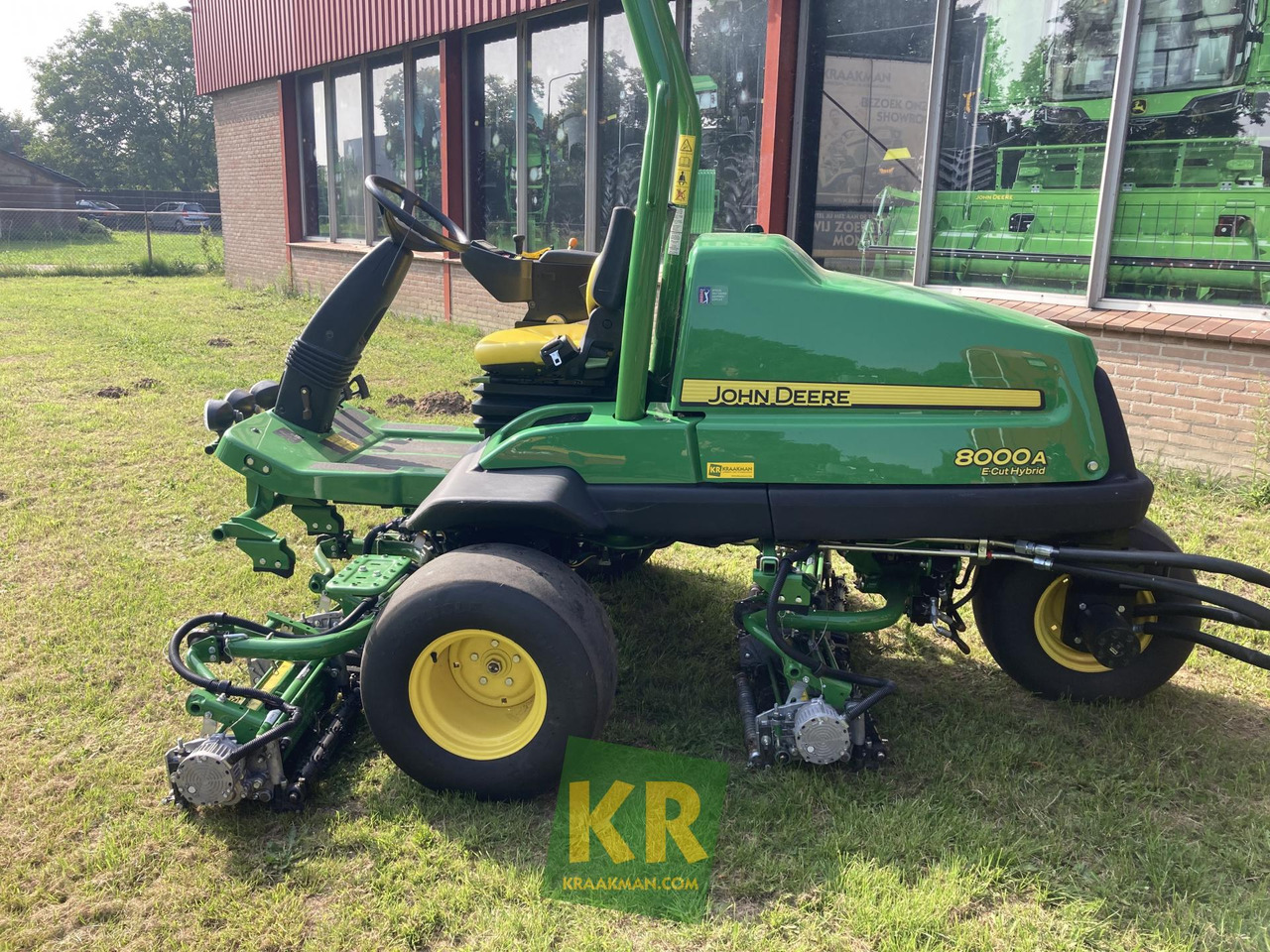 8000A E-CUT John Deere - Газонокосарка: фото 2 8000A E-CUT John Deere - Газонокосарка: фото 2