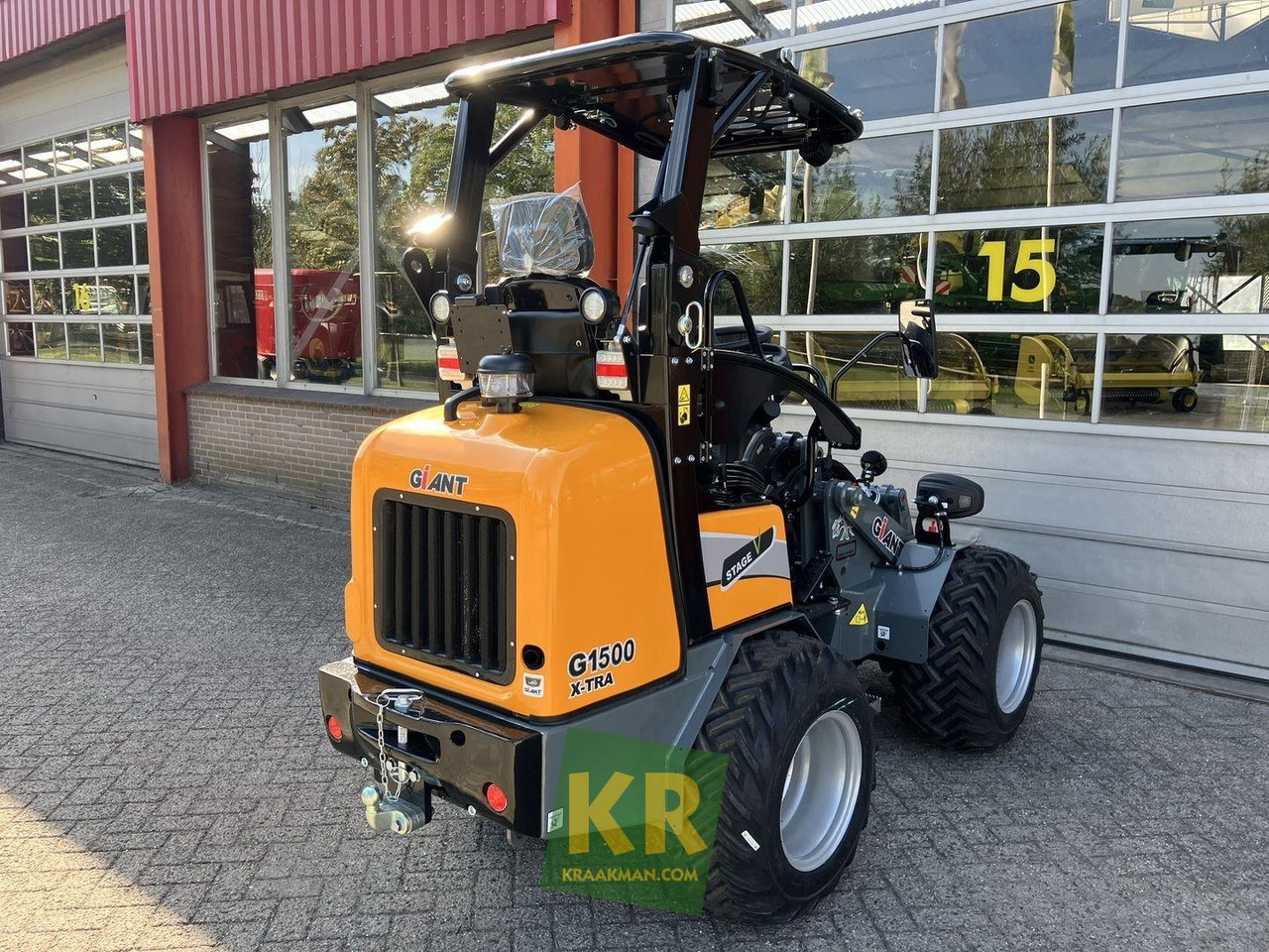 G1500 Xtra Giant - Компактний фронтальний навантажувач: фото 4 G1500 Xtra Giant - Компактний фронтальний навантажувач: фото 4