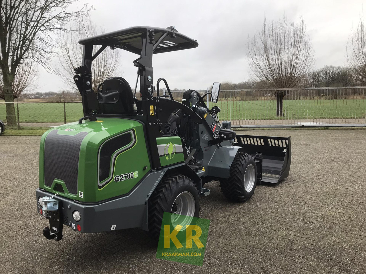 G2700E Giant - Компактний фронтальний навантажувач: фото 4 G2700E Giant - Компактний фронтальний навантажувач: фото 4