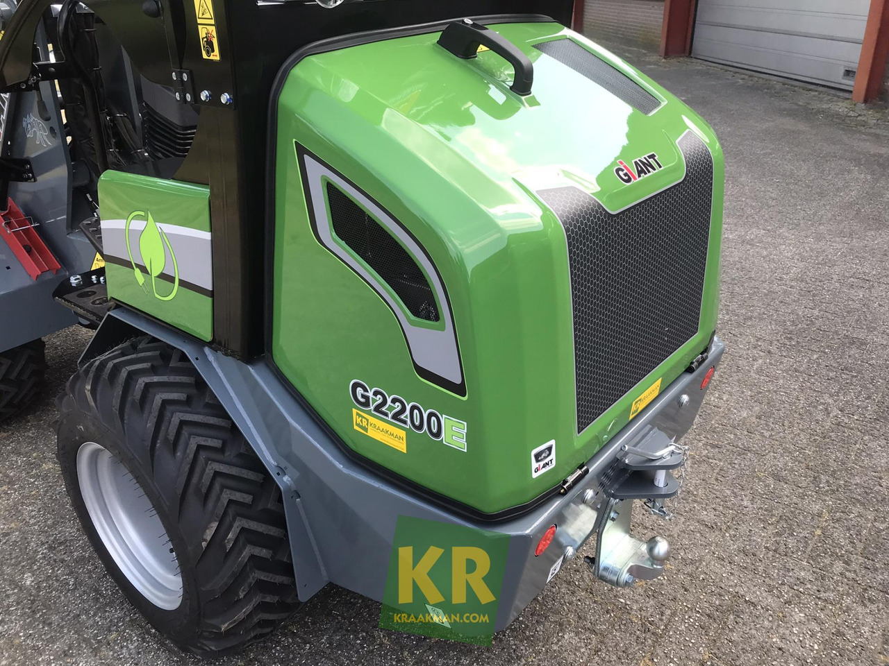 Giant G2200E - Компактний фронтальний навантажувач: фото 5 Giant G2200E - Компактний фронтальний навантажувач: фото 5