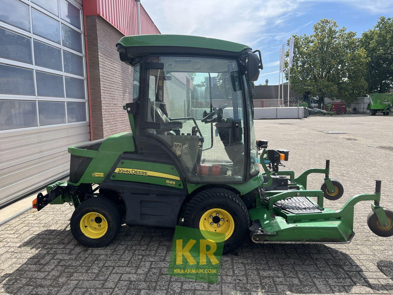 John Deere 1585 - Газонокосарка: фото 3 John Deere 1585 - Газонокосарка: фото 3