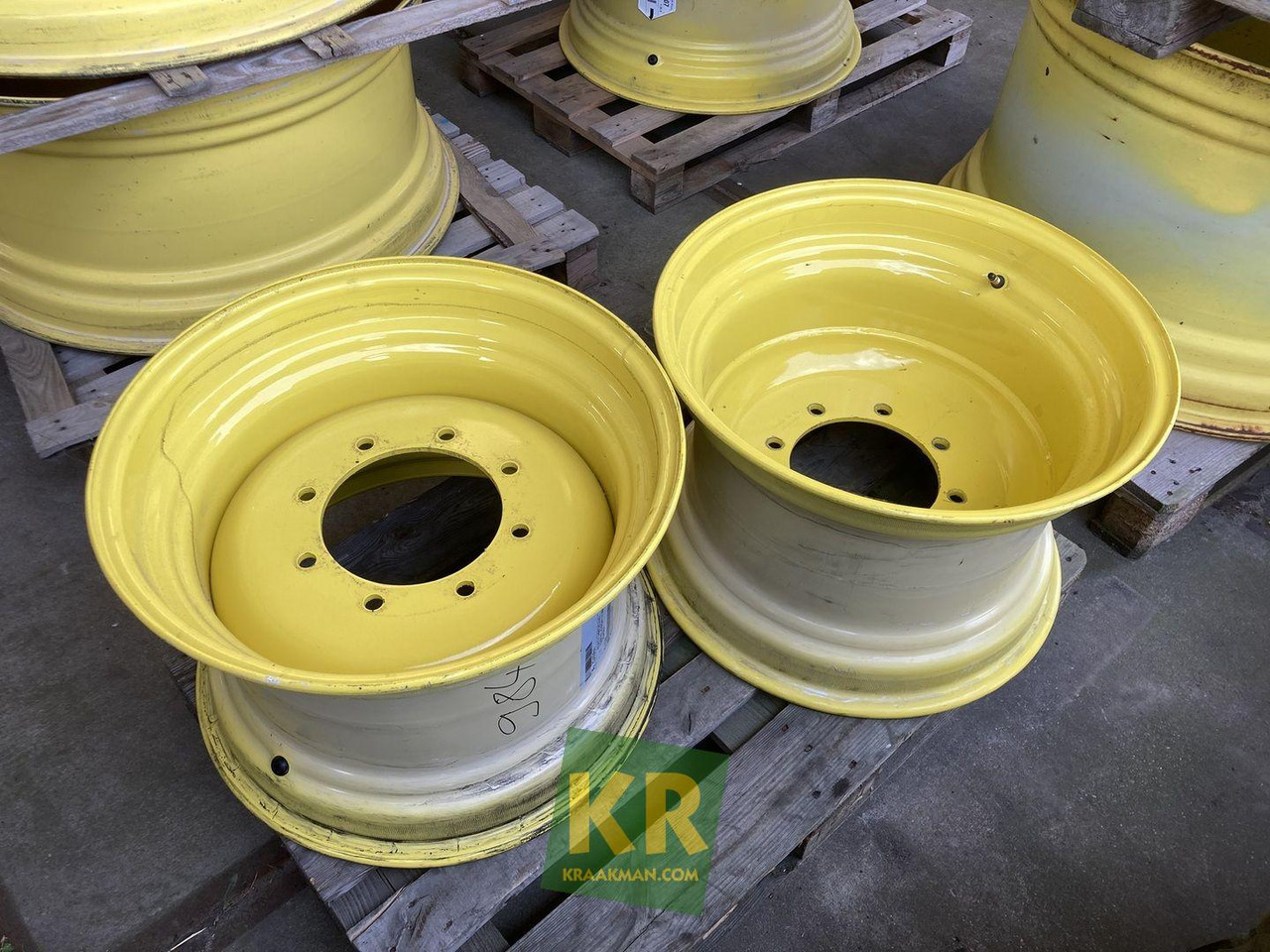 John Deere 16 X 24 velg - Колісний диск в категорії Сільськогосподарська техніка: фото 2 John Deere 16 X 24 velg - Колісний диск в категорії Сільськогосподарська техніка: фото 2