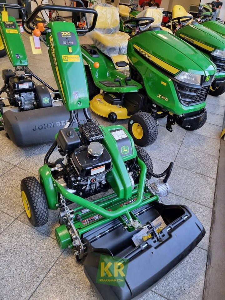 John Deere 220 - Газонокосарка: фото 1 John Deere 220 - Газонокосарка: фото 1