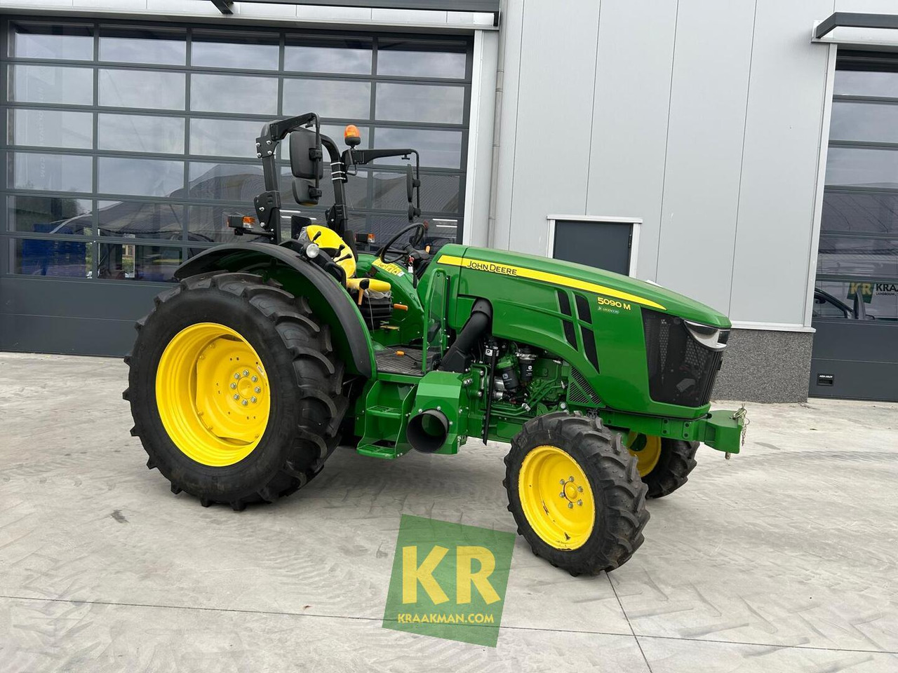 John Deere 5090M - Трактор: фото 2 John Deere 5090M - Трактор: фото 2