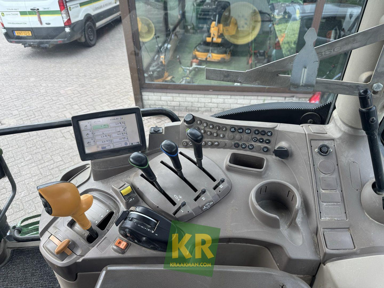 John Deere 6125R - Трактор: фото 5 John Deere 6125R - Трактор: фото 5
