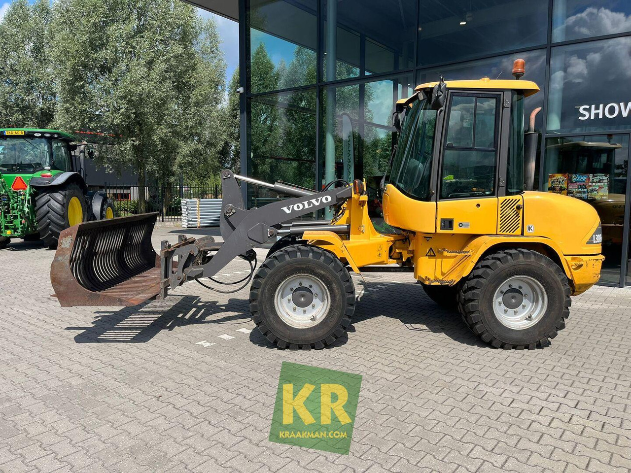L30B Volvo - Колісний навантажувач: фото 1 L30B Volvo - Колісний навантажувач: фото 1