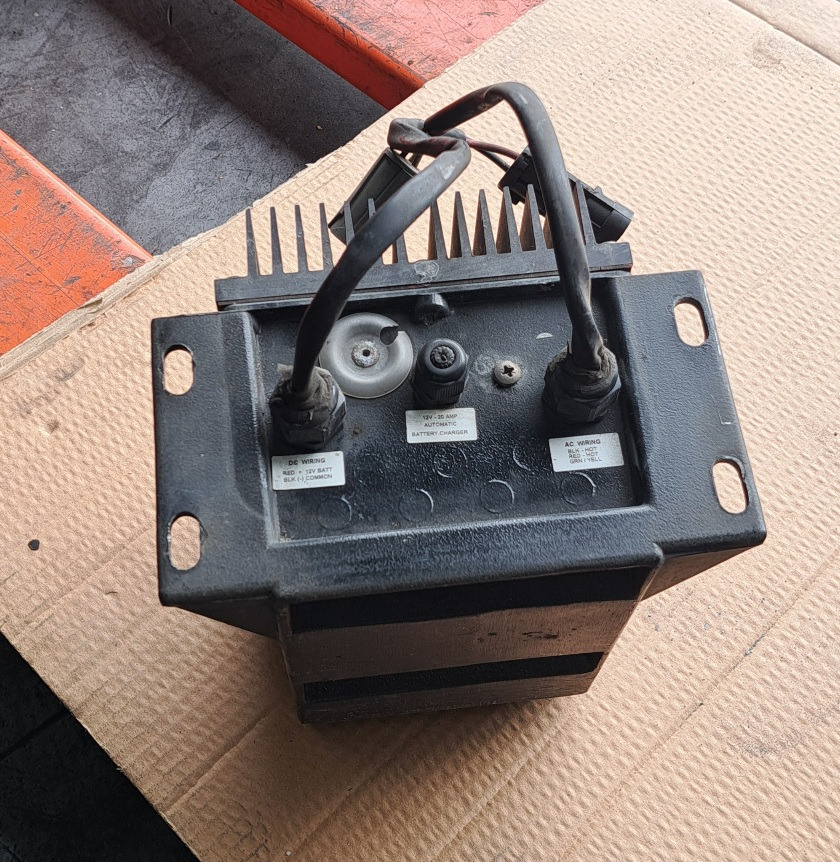 BATTERY CHARGER 12V – VECTOR - Аккумулятор: фото 4 BATTERY CHARGER 12V – VECTOR - Аккумулятор: фото 4