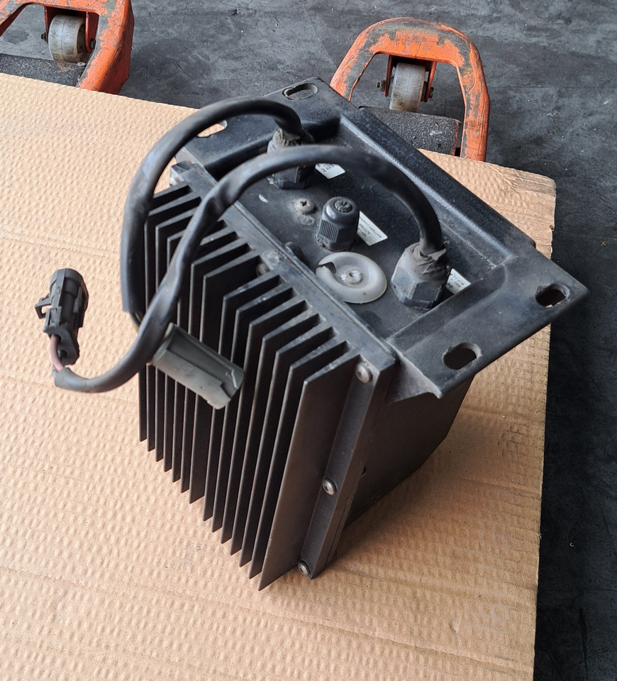 BATTERY CHARGER 12V – VECTOR - Аккумулятор: фото 5 BATTERY CHARGER 12V – VECTOR - Аккумулятор: фото 5