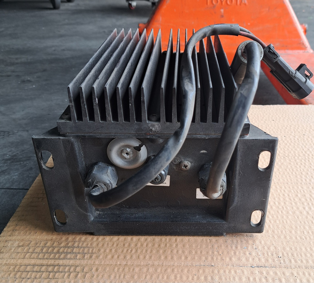 BATTERY CHARGER 12V – VECTOR - Аккумулятор: фото 3 BATTERY CHARGER 12V – VECTOR - Аккумулятор: фото 3