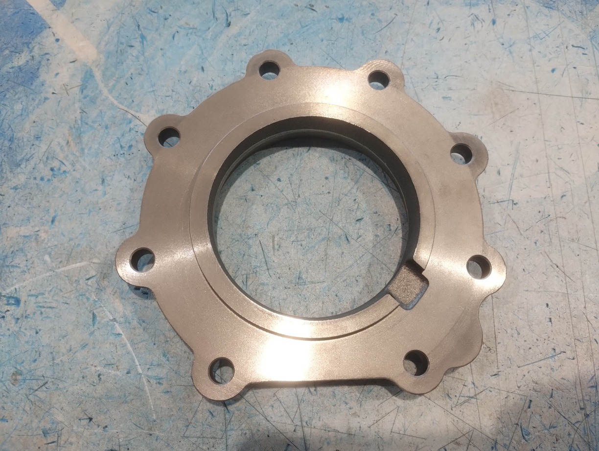 MAN Flansza Pompy Wspomagania Skrzyni Rozdzielczej MAN F2000 TGA TGS 81371040043 G1700 G172 G173 G252 G253 - Поворотний редуктор: фото 2 MAN Flansza Pompy Wspomagania Skrzyni Rozdzielczej MAN F2000 TGA TGS 81371040043 G1700 G172 G173 G252 G253 - Поворотний редуктор: фото 2