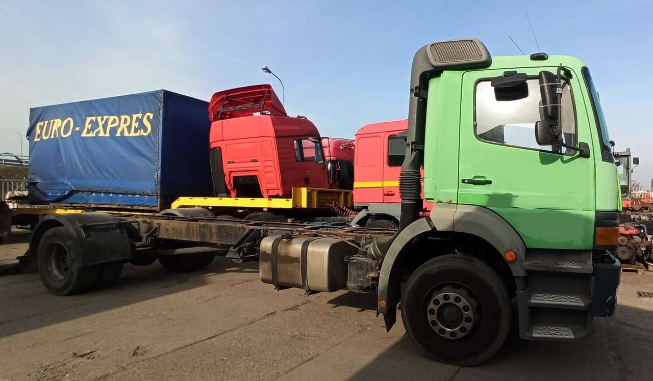 MERCEDES-BENZ ATEGO 1823 - Вантажівка шасі: фото 1 MERCEDES-BENZ ATEGO 1823 - Вантажівка шасі: фото 1