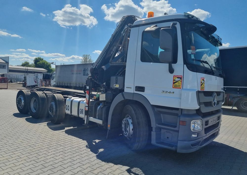 Mercedes-Benz Actros 3244 - Вантажівка шасі: фото 3 Mercedes-Benz Actros 3244 - Вантажівка шасі: фото 3