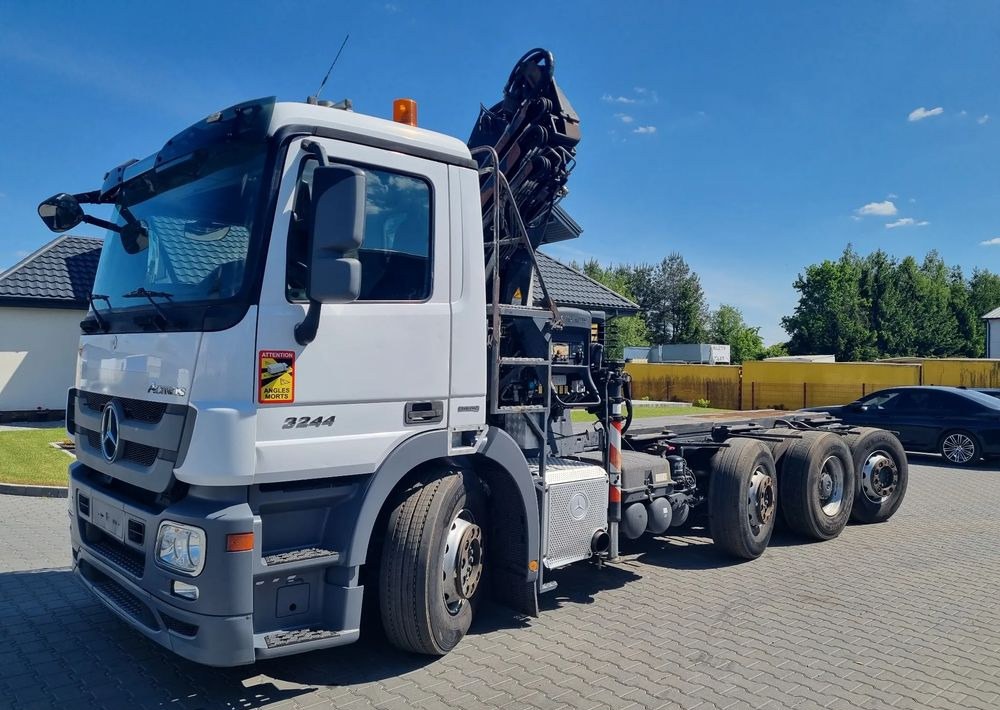 Mercedes-Benz Actros 3244 - Вантажівка шасі: фото 1 Mercedes-Benz Actros 3244 - Вантажівка шасі: фото 1