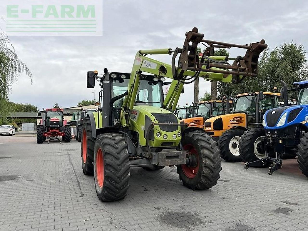 CLAAS arion 420 cis + claas fl100 - Трактор: фото 3 CLAAS arion 420 cis + claas fl100 - Трактор: фото 3