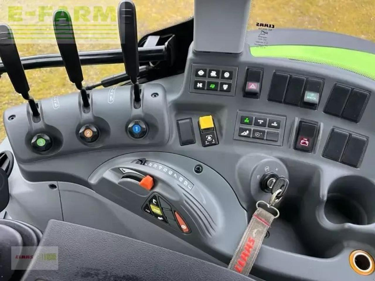 CLAAS arion 440 - Трактор: фото 4 CLAAS arion 440 - Трактор: фото 4