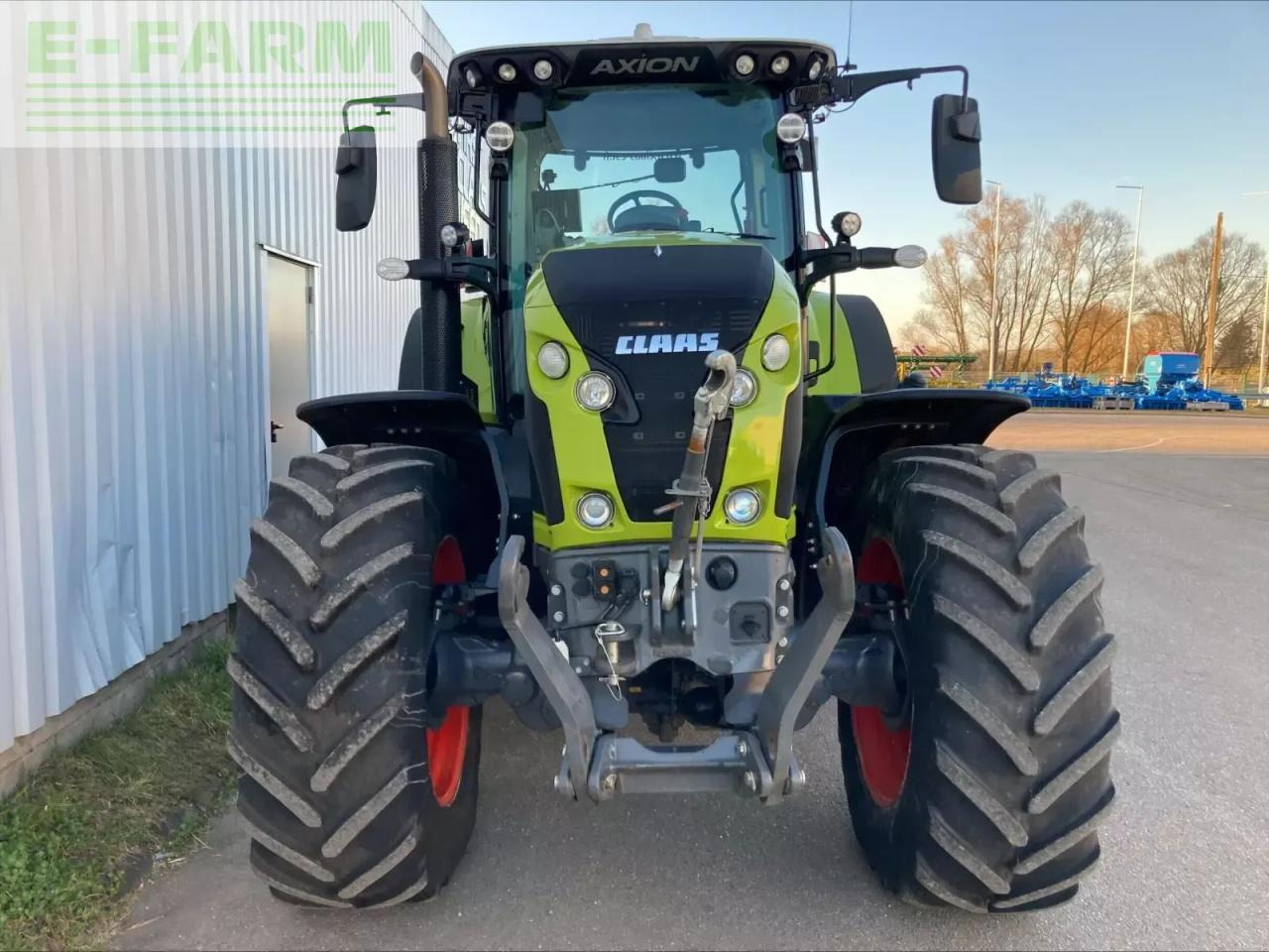 CLAAS axion 800 cmatic s5 - Трактор: фото 5 CLAAS axion 800 cmatic s5 - Трактор: фото 5