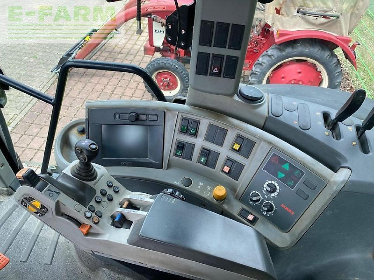 Трактор CLAAS axion 820 cmatic CMATIC: фото 10