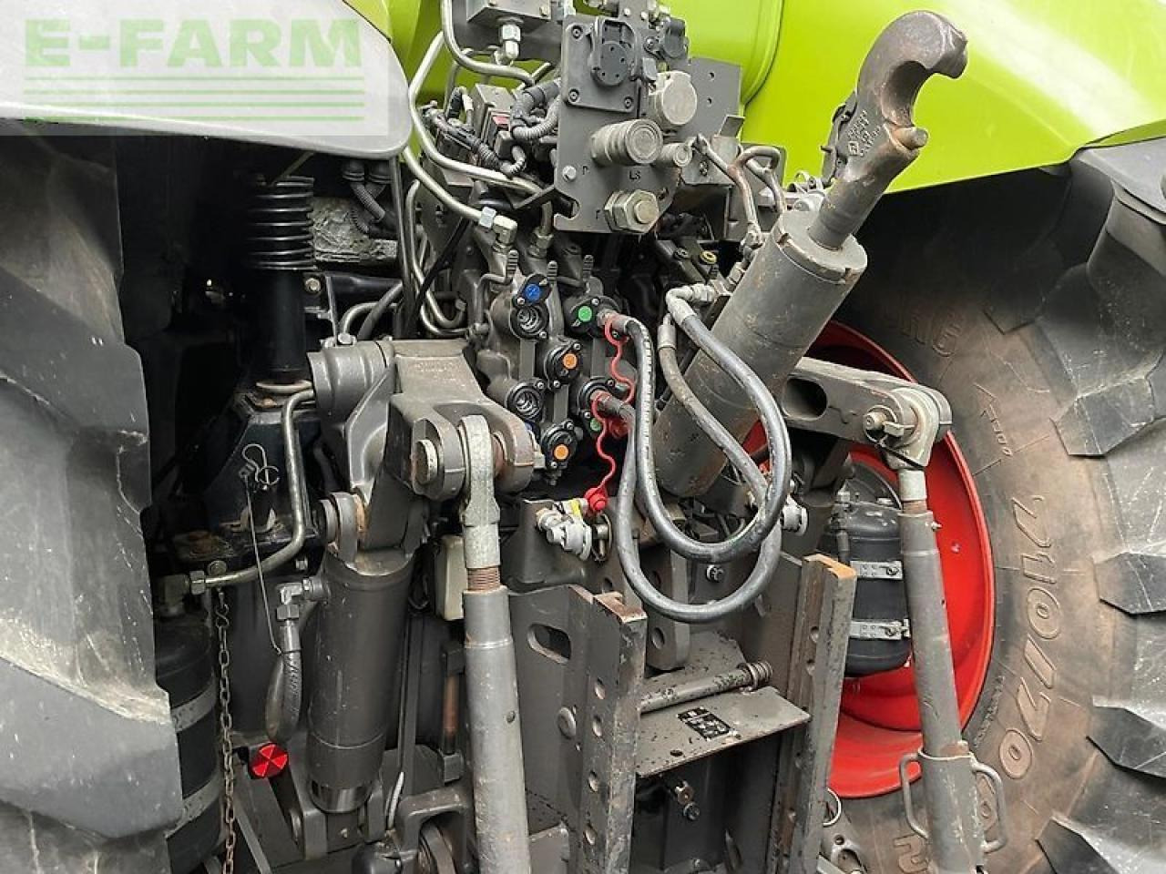 CLAAS axion 830 c-matic CMATIC - Трактор: фото 3 CLAAS axion 830 c-matic CMATIC - Трактор: фото 3