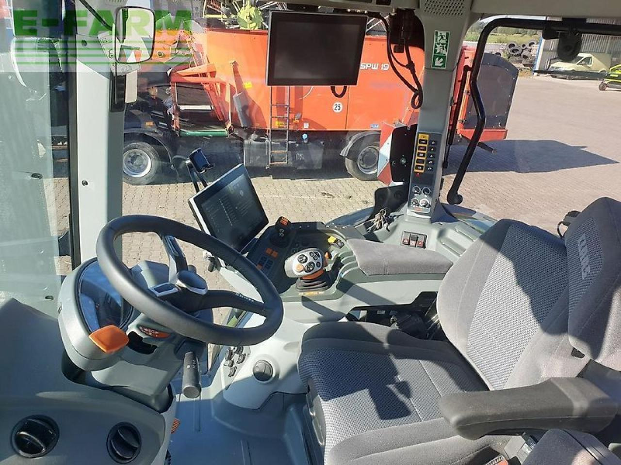 CLAAS axion 830* cemis 1200 rtk - Трактор: фото 3 CLAAS axion 830* cemis 1200 rtk - Трактор: фото 3