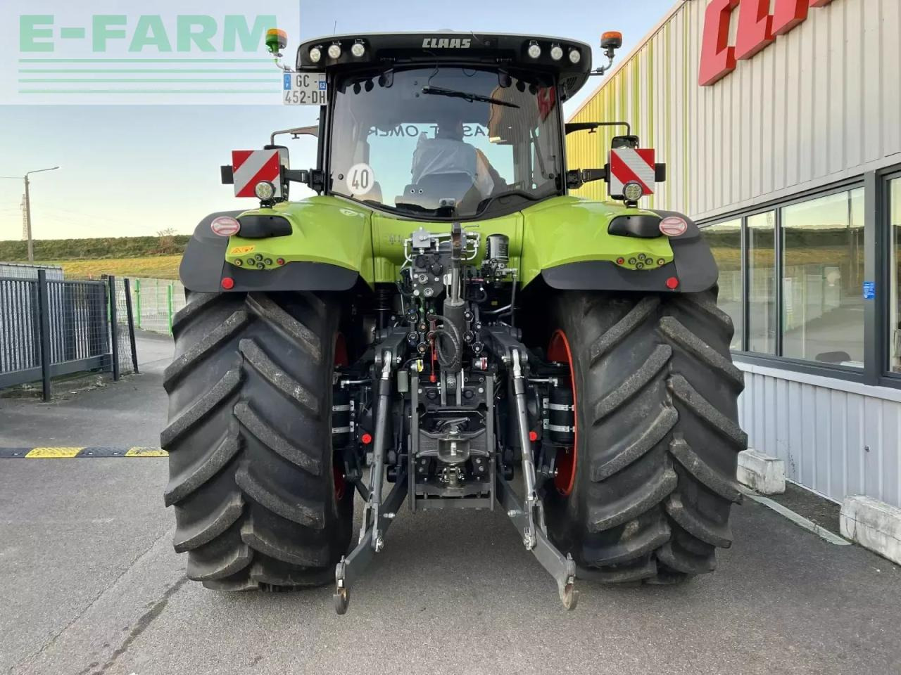CLAAS axion 870 cmatic s5 sur mesure CMATIC - Трактор: фото 3 CLAAS axion 870 cmatic s5 sur mesure CMATIC - Трактор: фото 3