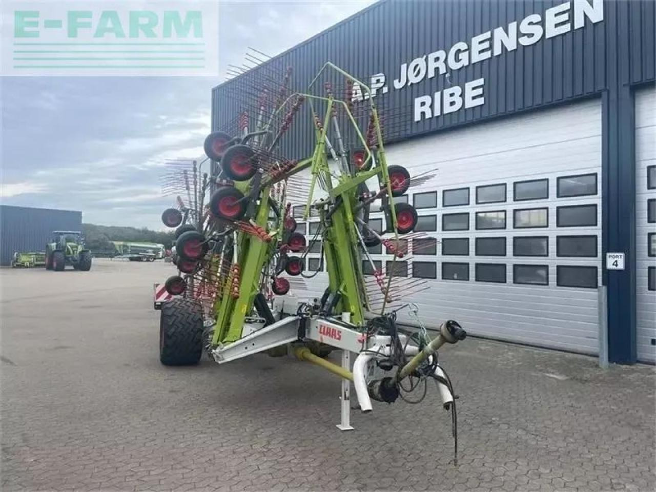 CLAAS liner 3600 - Сіноворушилка: фото 5 CLAAS liner 3600 - Сіноворушилка: фото 5
