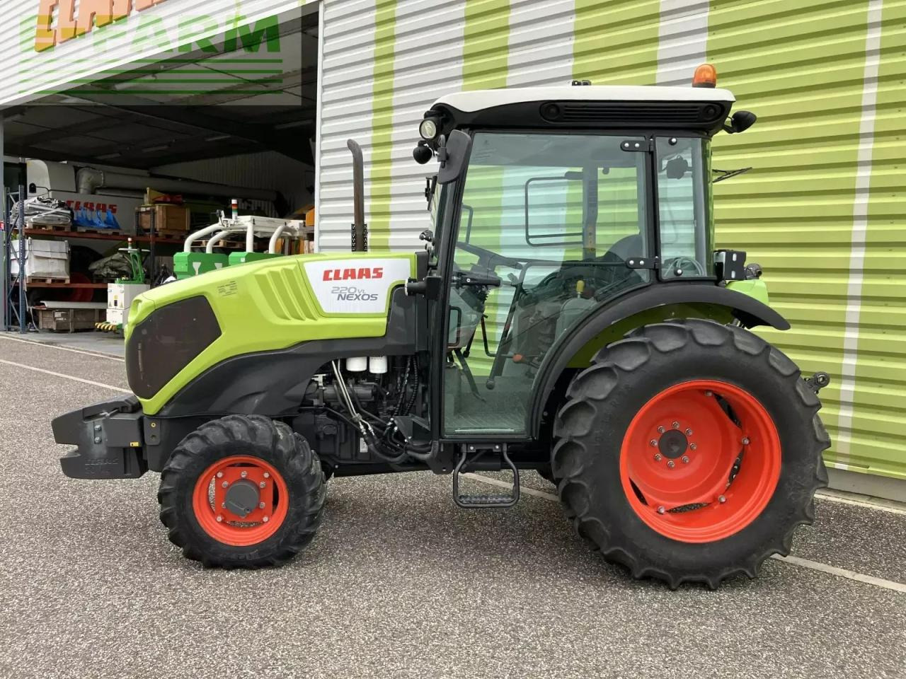 CLAAS nexos 220 vl VL - Трактор: фото 2 CLAAS nexos 220 vl VL - Трактор: фото 2