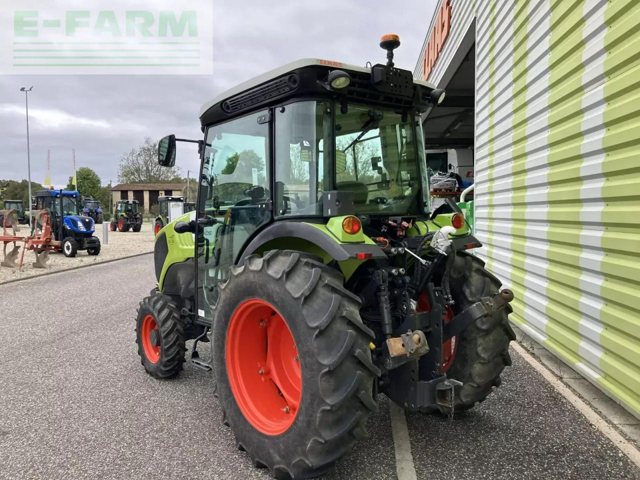 CLAAS nexos 220 vl cabine VL - Трактор: фото 3 CLAAS nexos 220 vl cabine VL - Трактор: фото 3