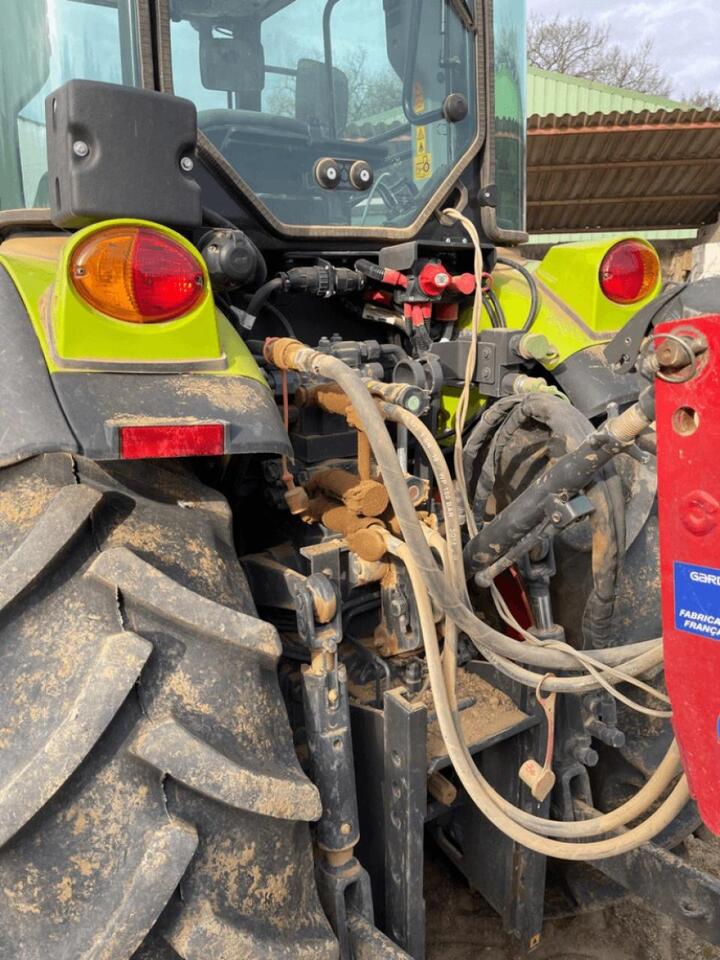 CLAAS nexos 230 ve - Трактор: фото 5 CLAAS nexos 230 ve - Трактор: фото 5