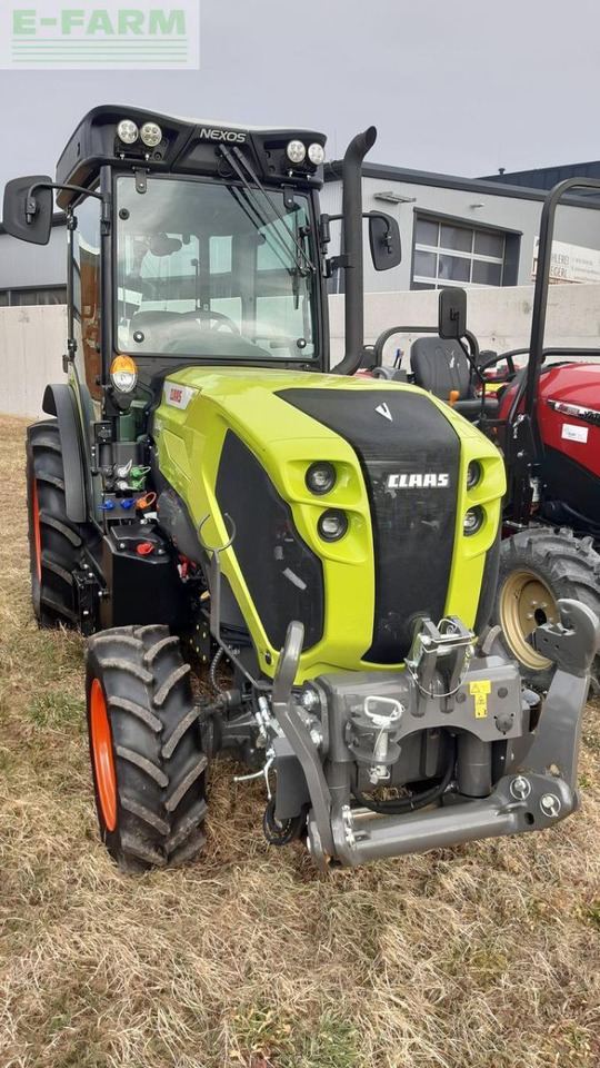 CLAAS nexos 240s - Трактор: фото 1 CLAAS nexos 240s - Трактор: фото 1