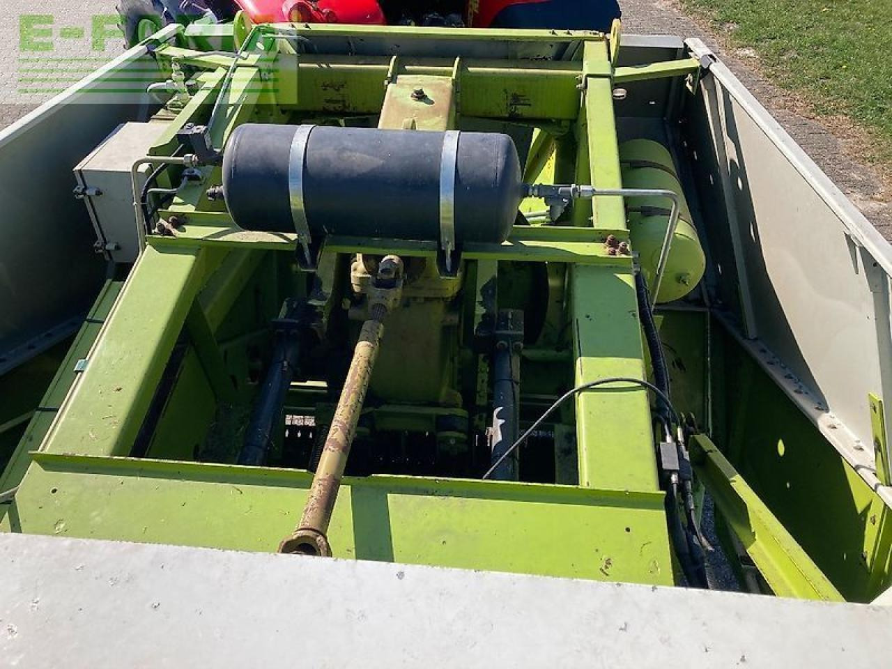 CLAAS quadrant 2200 - Прес-підбирач тюковий: фото 5 CLAAS quadrant 2200 - Прес-підбирач тюковий: фото 5