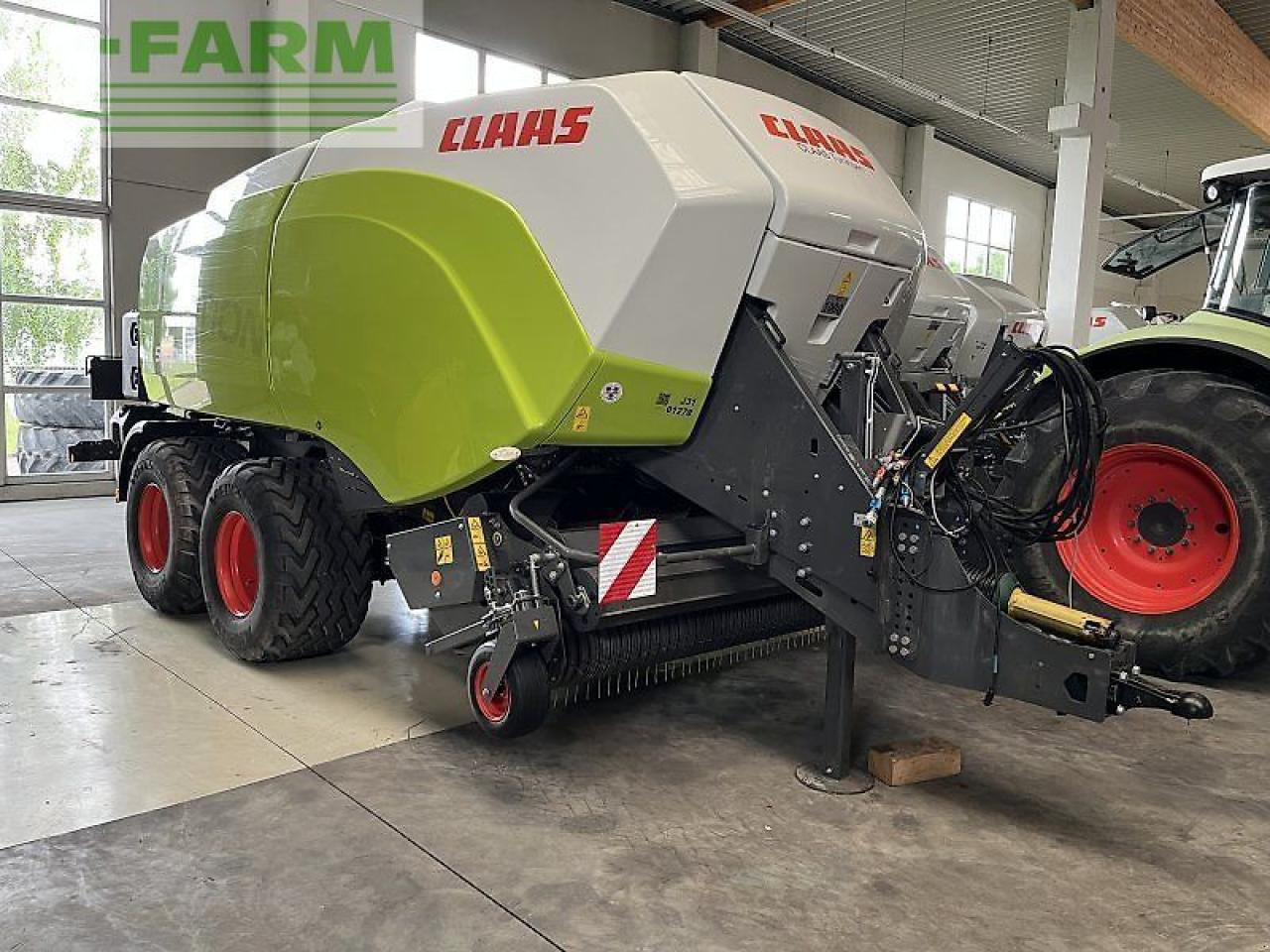 CLAAS quadrant 5200 fc - Прес-підбирач тюковий: фото 1 CLAAS quadrant 5200 fc - Прес-підбирач тюковий: фото 1