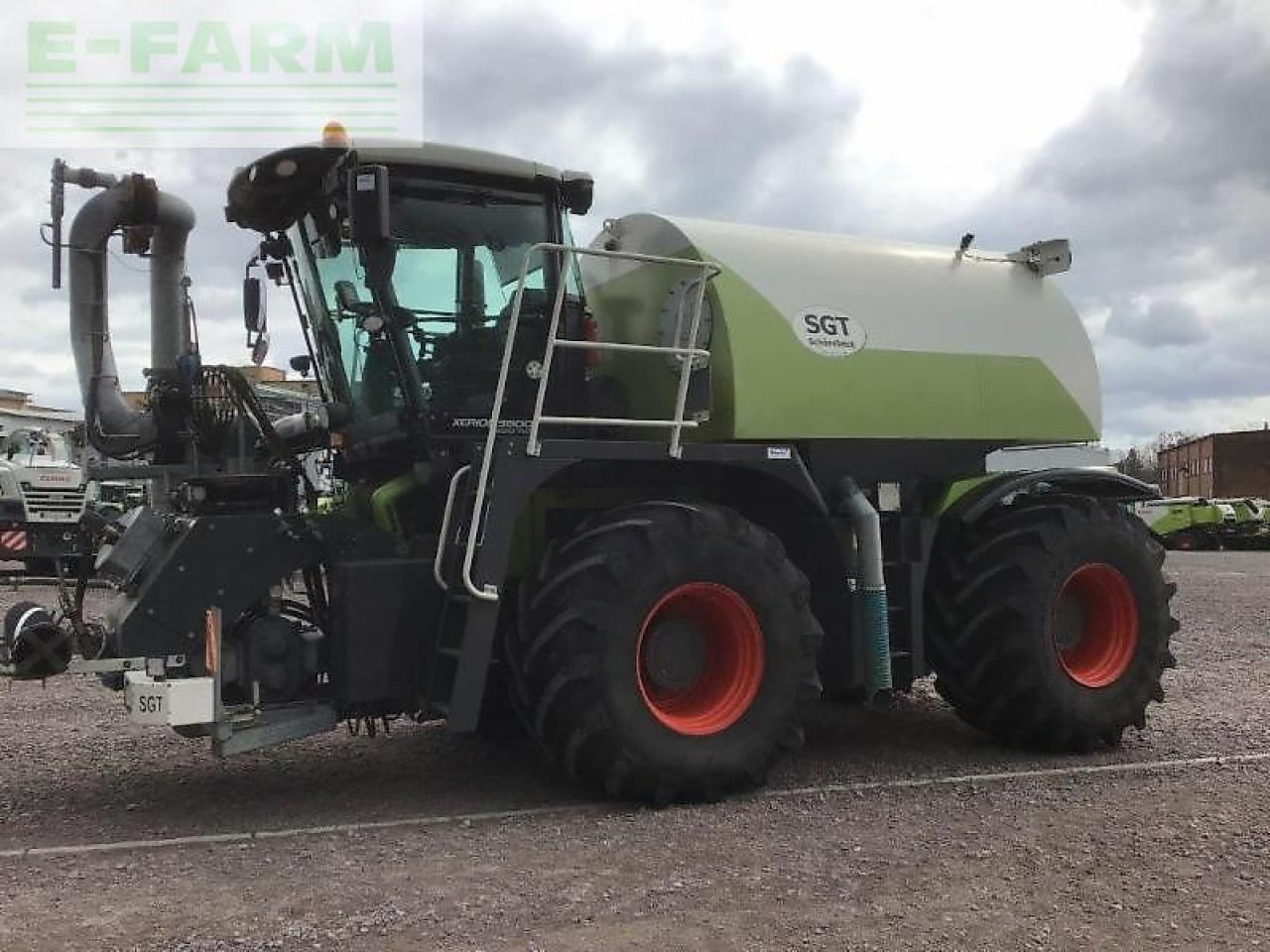CLAAS xerion 3800 saddle trac - Обприскувач самохідний: фото 1 CLAAS xerion 3800 saddle trac - Обприскувач самохідний: фото 1