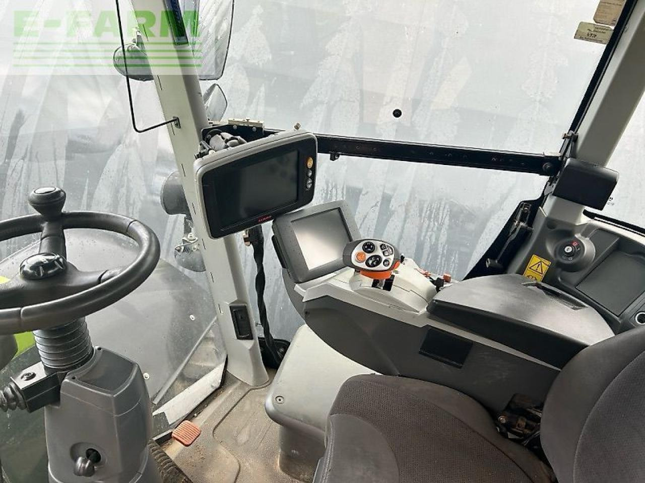 CLAAS xerion 4500 trac vc - Трактор: фото 4 CLAAS xerion 4500 trac vc - Трактор: фото 4