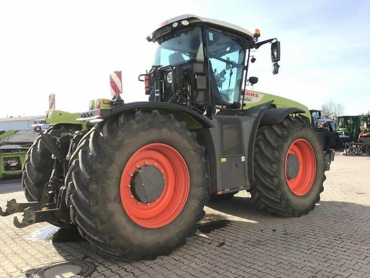 CLAAS xerion 5000 trac vc TRAC VC - Трактор: фото 4 CLAAS xerion 5000 trac vc TRAC VC - Трактор: фото 4