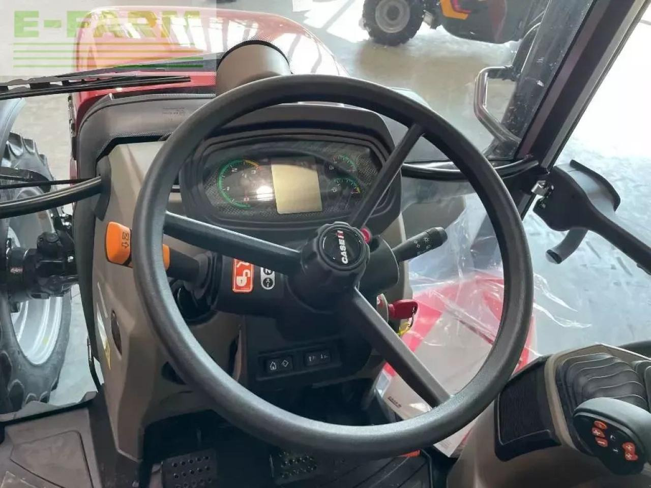 Трактор Case-IH farmall 100 c: фото 8