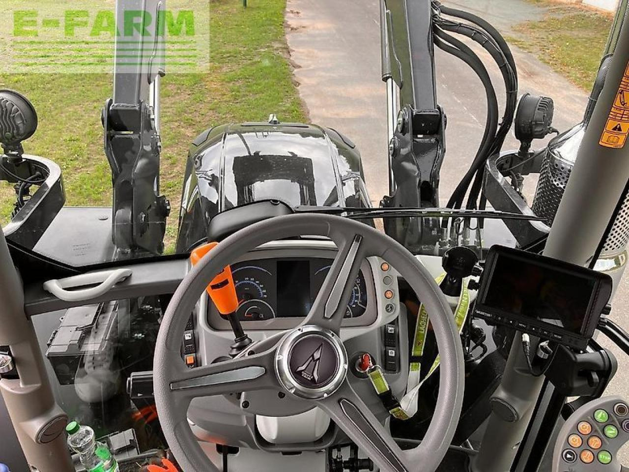 Трактор Deutz-Fahr 6135 c ttv mit stoll frontlader TTV: фото 11 Трактор Deutz-Fahr 6135 c ttv mit stoll frontlader TTV: фото 11
