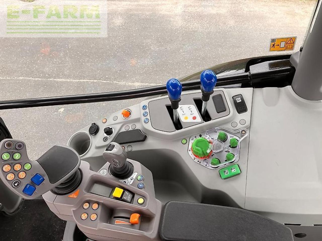 Трактор Deutz-Fahr 6135 c ttv mit stoll frontlader TTV: фото 14 Трактор Deutz-Fahr 6135 c ttv mit stoll frontlader TTV: фото 14