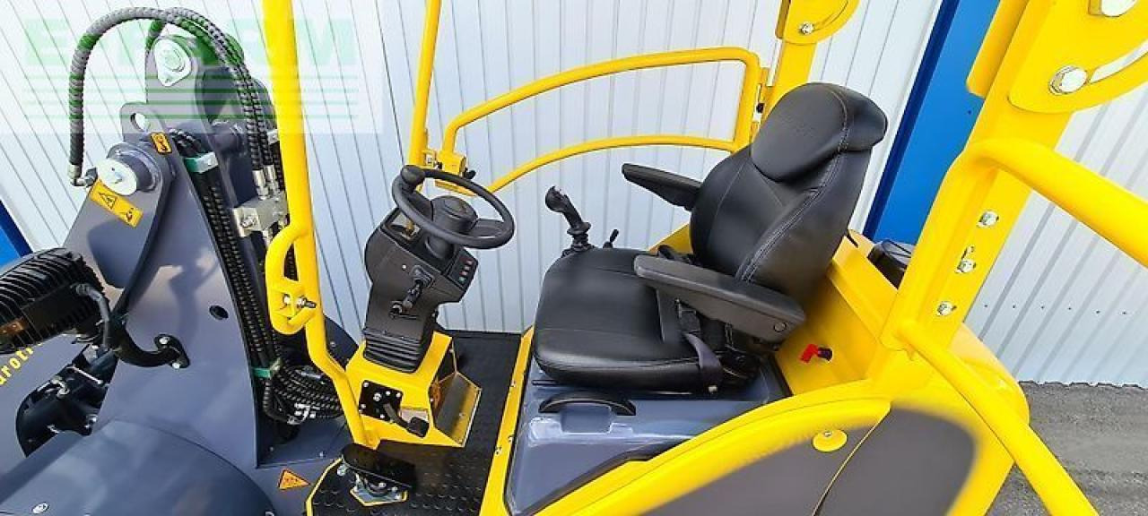 Eurotrac w11 - Міні-екскаватор: фото 3 Eurotrac w11 - Міні-екскаватор: фото 3