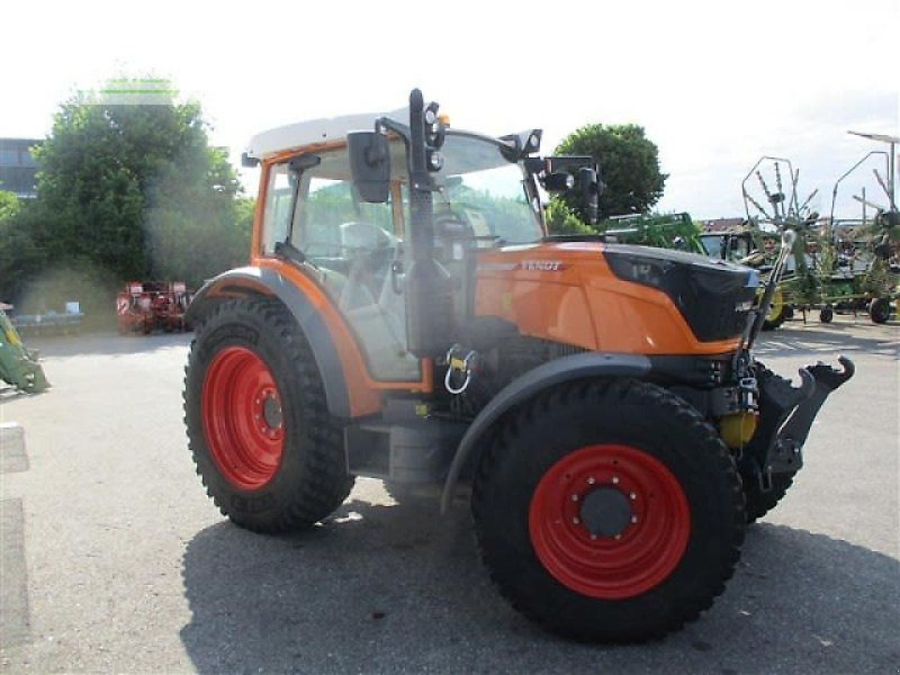 Fendt 211 s vario gen3 power #876 - Трактор: фото 4 Fendt 211 s vario gen3 power #876 - Трактор: фото 4