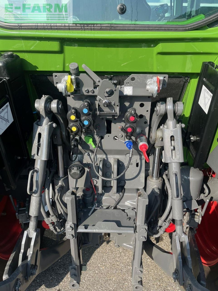 Fendt 211 s vario gen3 power setting 2 - Трактор: фото 5 Fendt 211 s vario gen3 power setting 2 - Трактор: фото 5