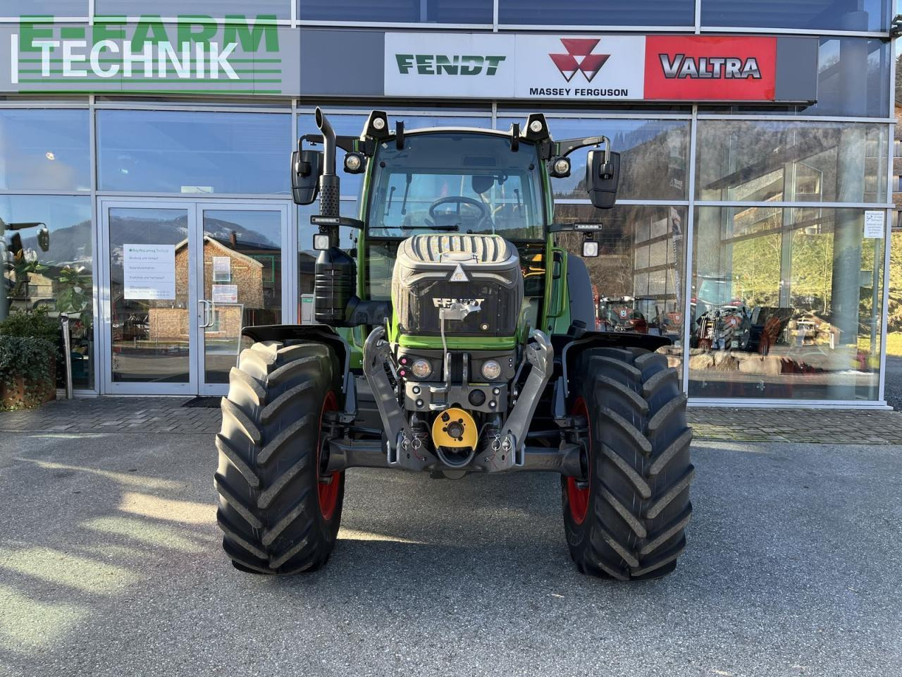 Fendt 211 s vario gen3 power setting 2 - Трактор: фото 3 Fendt 211 s vario gen3 power setting 2 - Трактор: фото 3