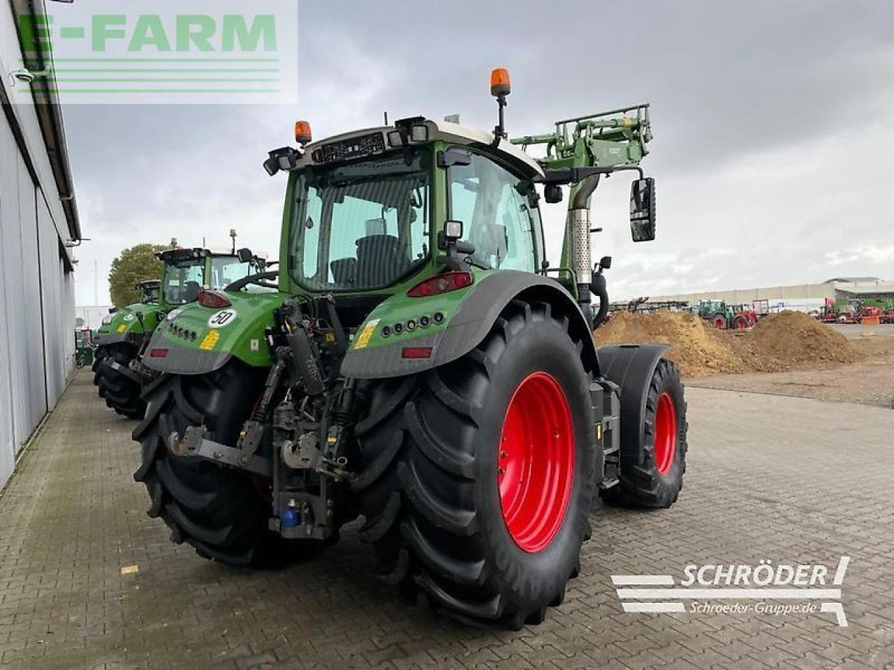 Fendt 718 vario s4 profi plus ProfiPlus - Трактор: фото 3 Fendt 718 vario s4 profi plus ProfiPlus - Трактор: фото 3