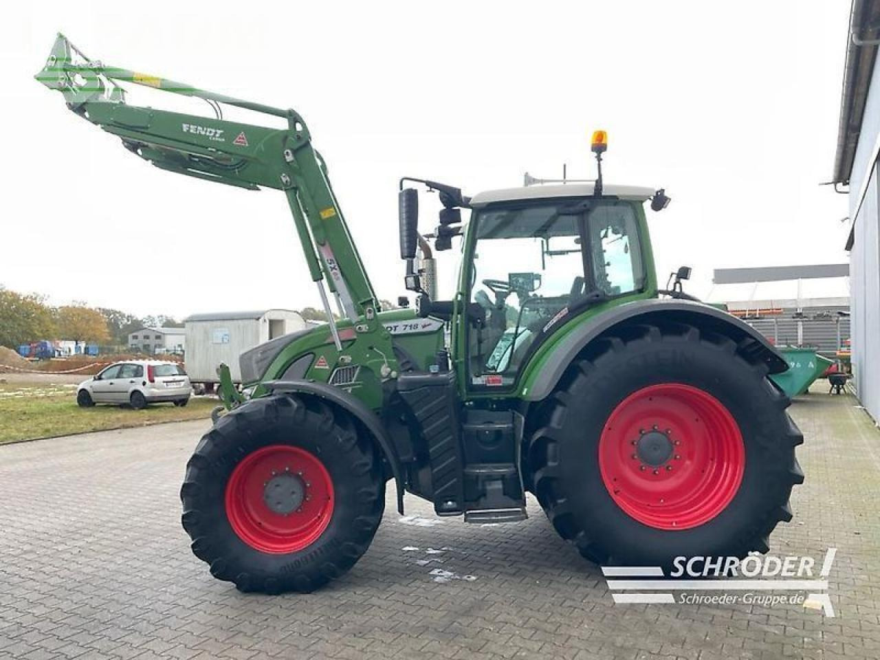 Fendt 718 vario s4 profi plus ProfiPlus - Трактор: фото 4 Fendt 718 vario s4 profi plus ProfiPlus - Трактор: фото 4