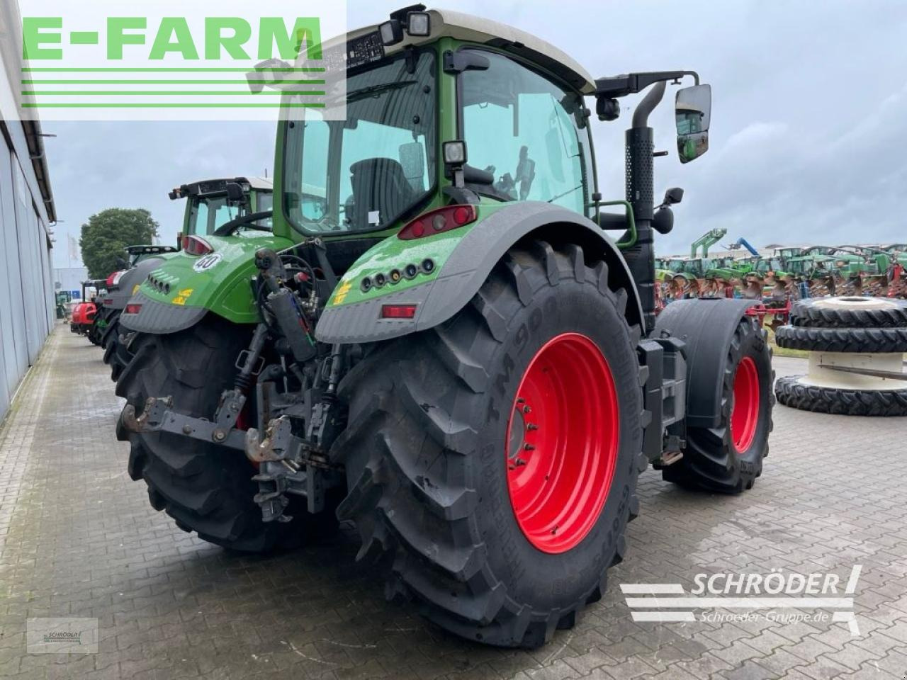Fendt 724 s4 power plus rtk - Трактор: фото 3 Fendt 724 s4 power plus rtk - Трактор: фото 3